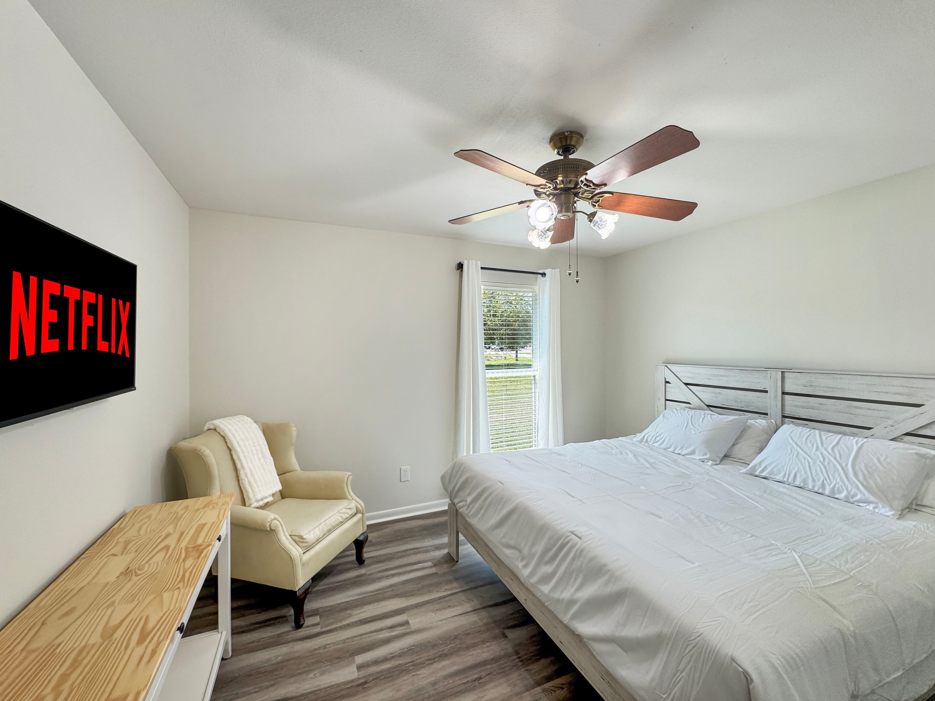 Secondary bedroom