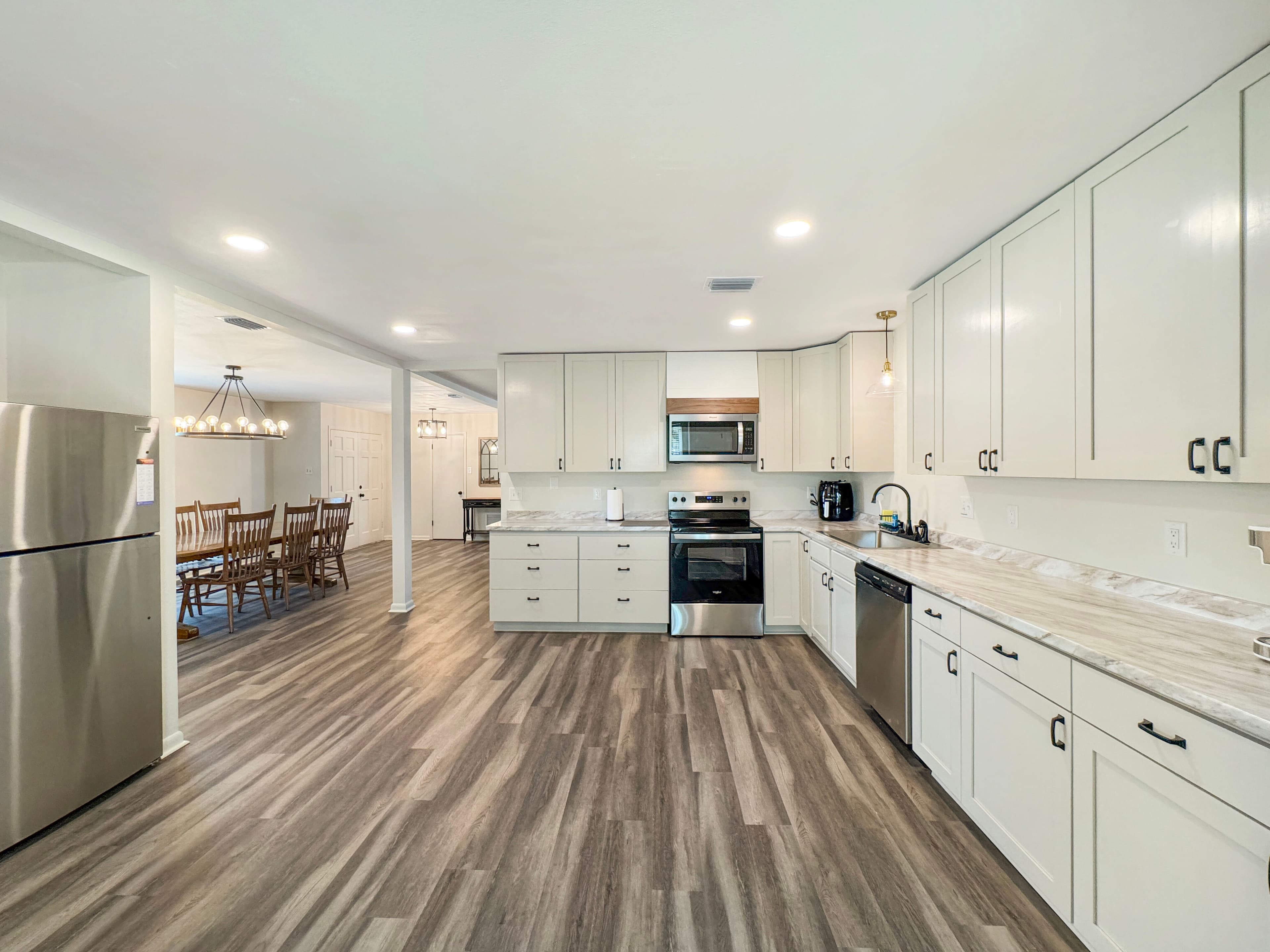 Kitchen, additional view